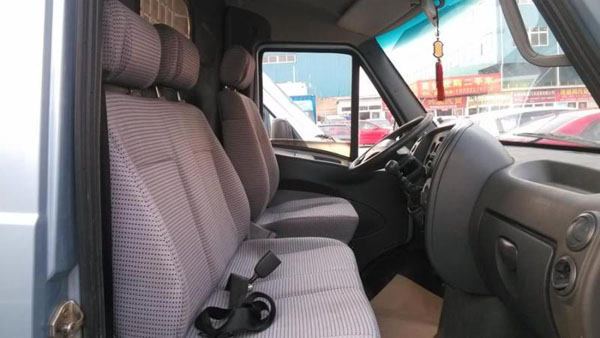 畅行无忧：点亮驾驶安全的灯塔，铺就舒适旅途的道路